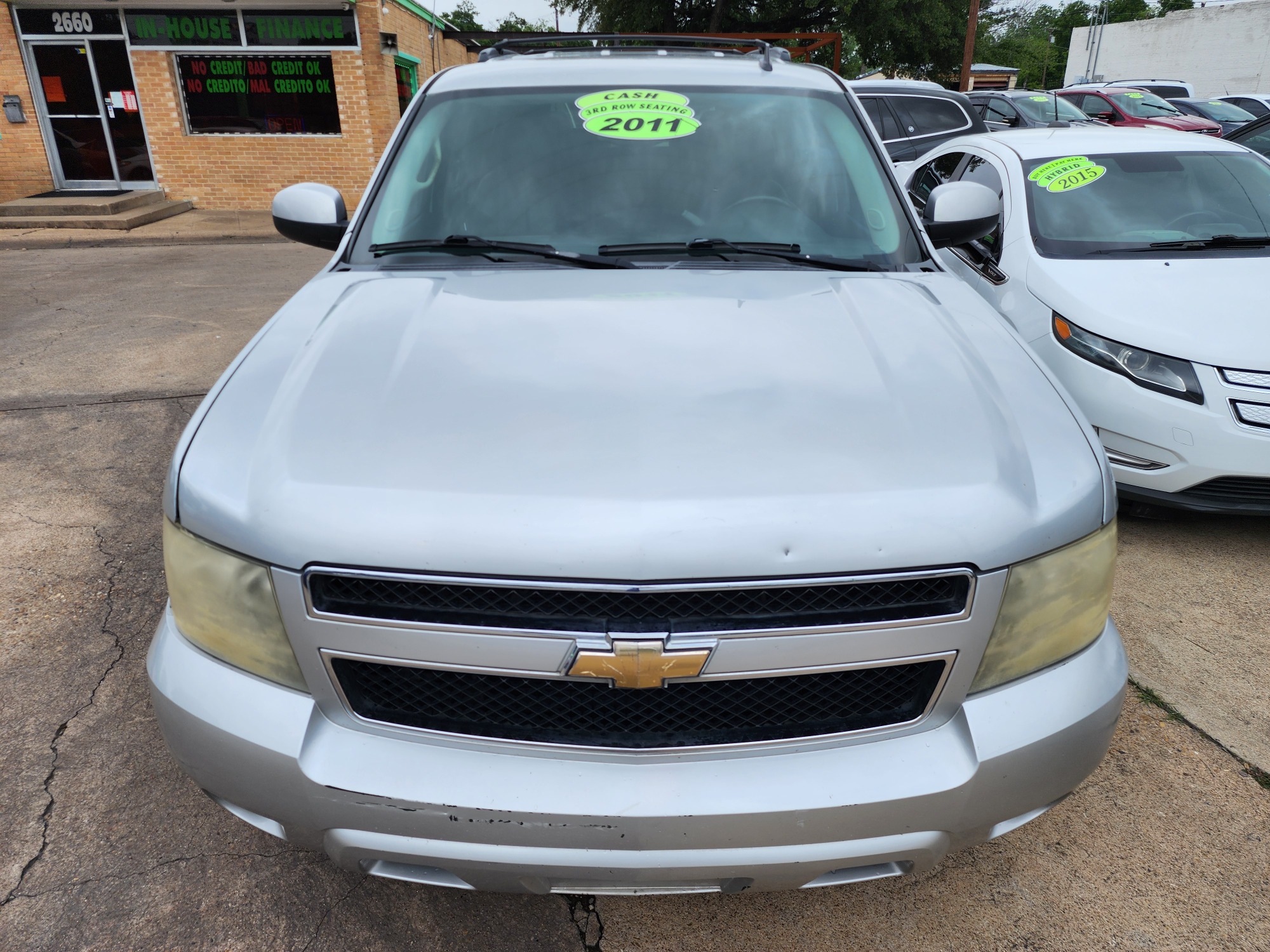 2011 SILVER /BLACK CHEVROLET TAHOE LT LT (1GNSCBE02BR) , AUTO transmission, located at 2660 S.Garland Avenue	, Garland, TX, 75041, (469) 298-3118, 32.885387, -96.656776 - CASH$$$$$$ TAHOE!! This is a very clean 2011 Chevrolet Tahoe LT SUV! Black Leather! 3rd Row Seating! Tow Pkg! Come in for a test drive today. We are open from 10am-7pm Monday-Saturday. Call us with any questions at 469.202.7468, or email us at DallasAutos4Less.com. - Photo #11